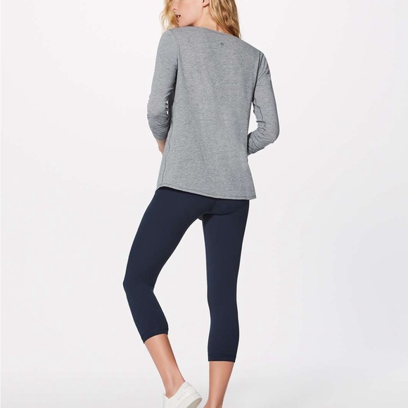 Lululemon Knot a problem Gray V-Neck Women's Top 4 - Picture 2 of 6